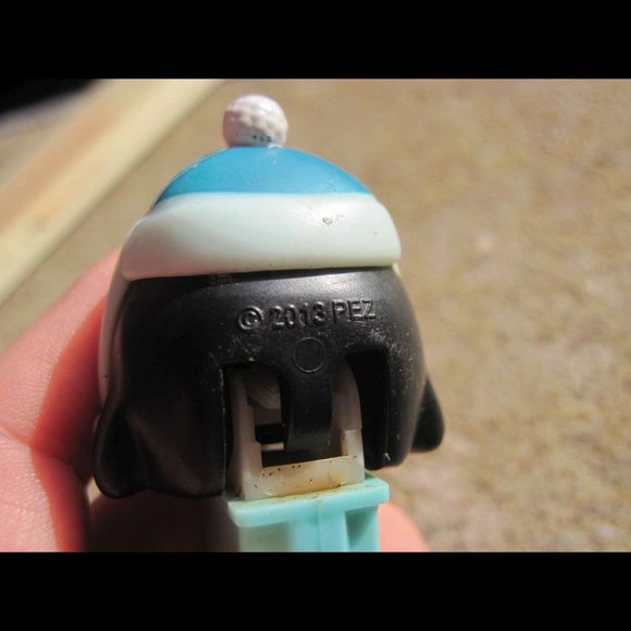 Penguin PEZ Candy Dispenser Light Blue Toboggin Hat Preowned Dirty Collectible - Picture 6 of 10